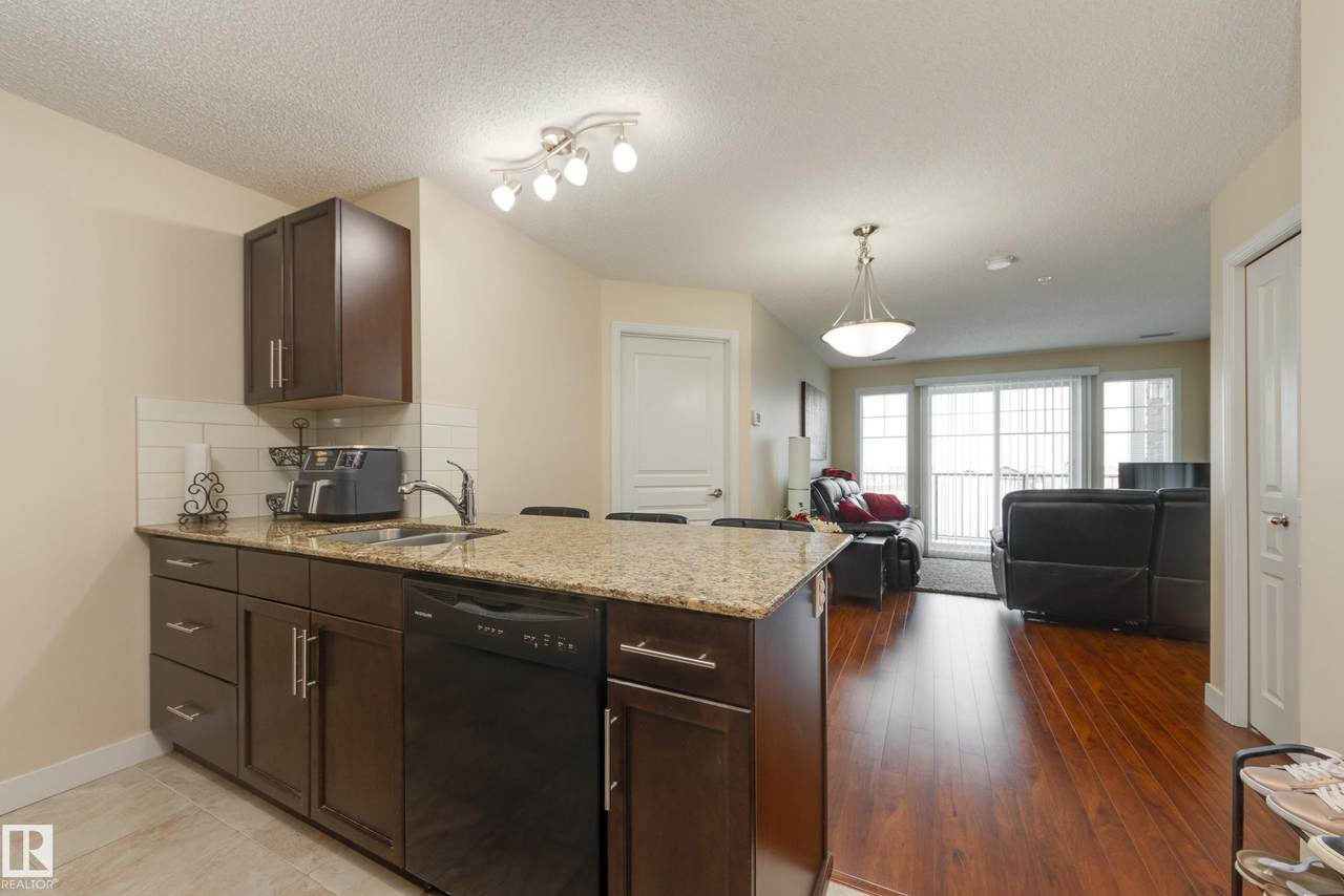 4 Augustine Crescent - Photo 1