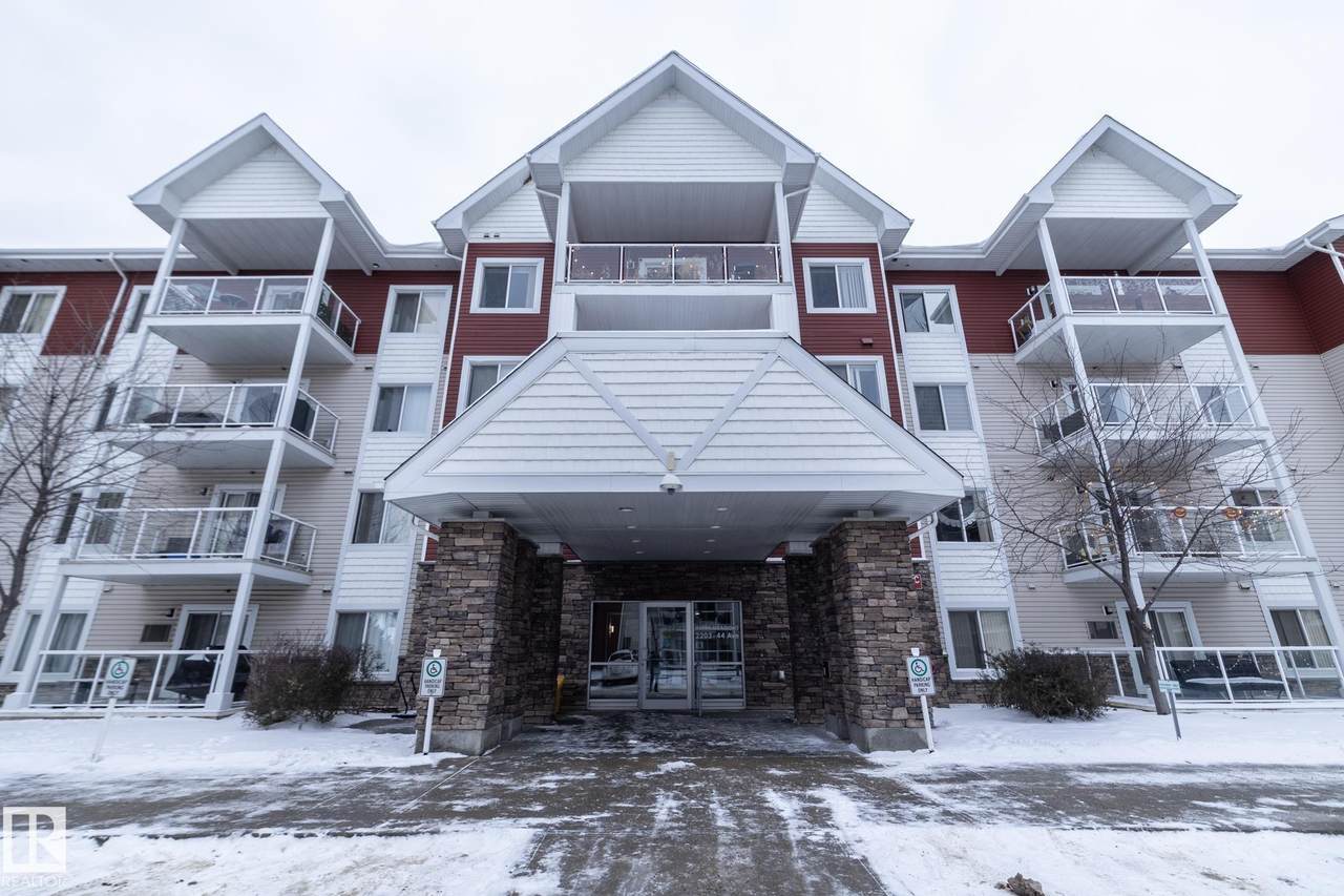 2203 44 Avenue - Photo 1