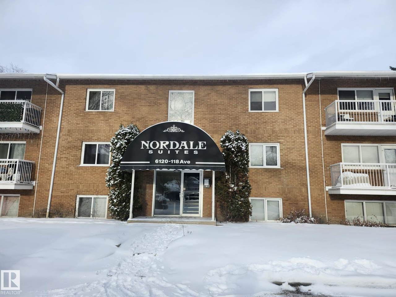 6120 118 Avenue - Photo 1