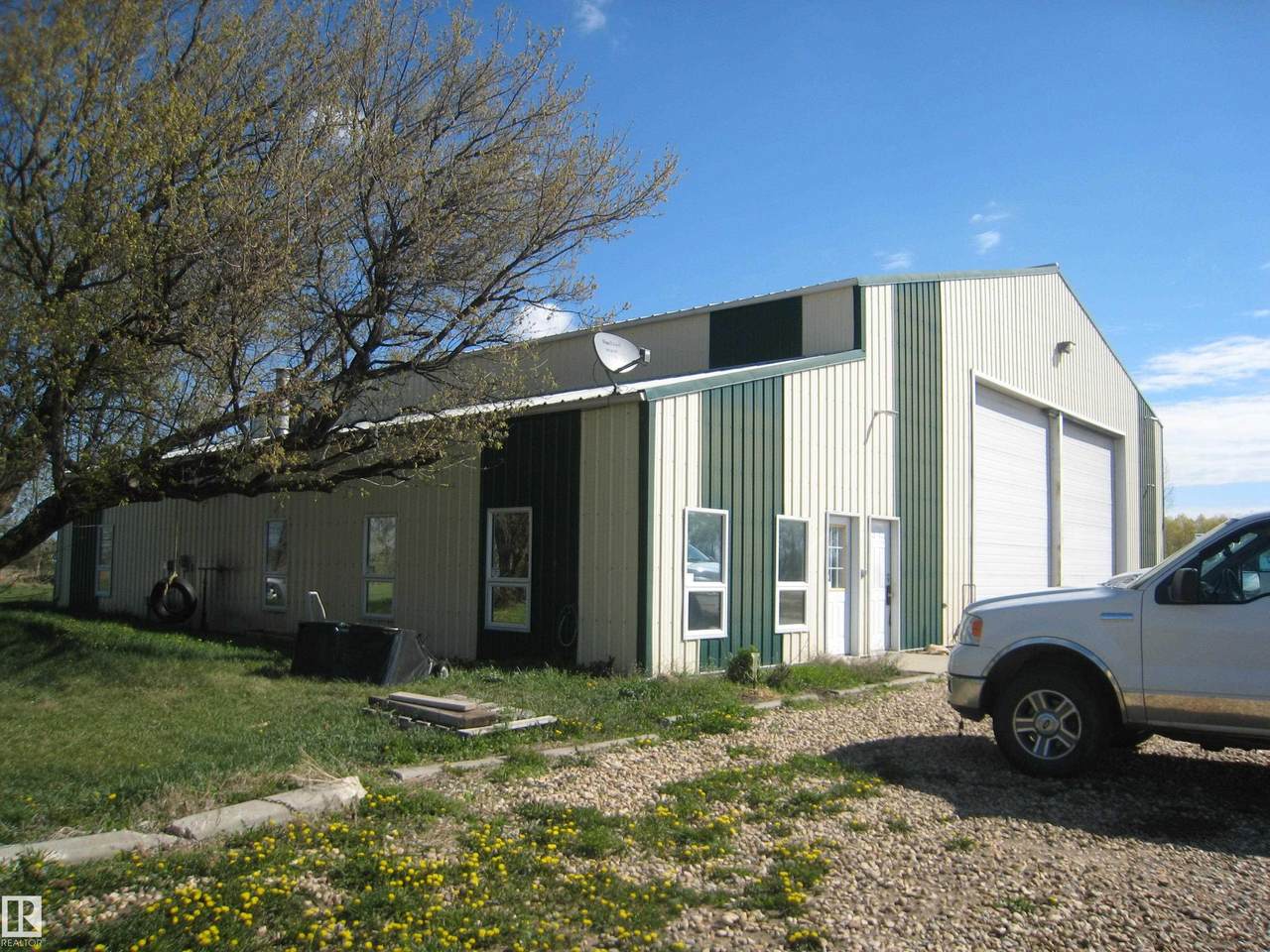 https://bt-photos.global.ssl.fastly.net/alberta/1280_boomver_1_E4468773-2.jpg
