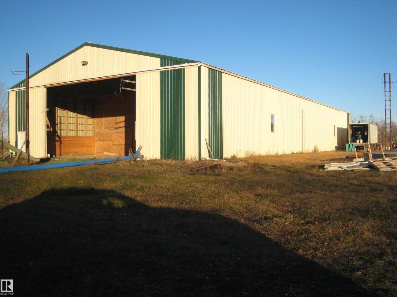 https://bt-photos.global.ssl.fastly.net/alberta/1280_boomver_1_E4468774-2.jpg
