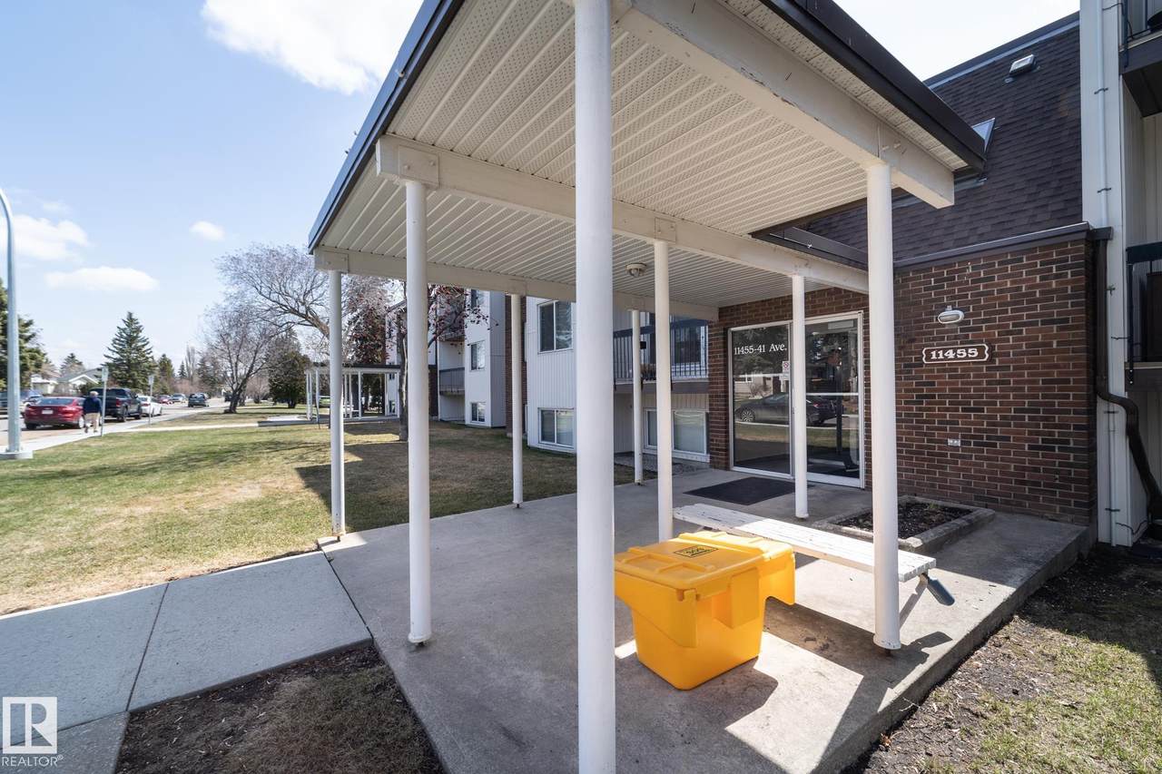 11455 41 Avenue - Photo 1