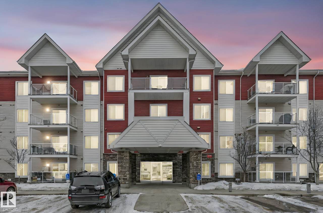 2207 44 Avenue - Photo 1