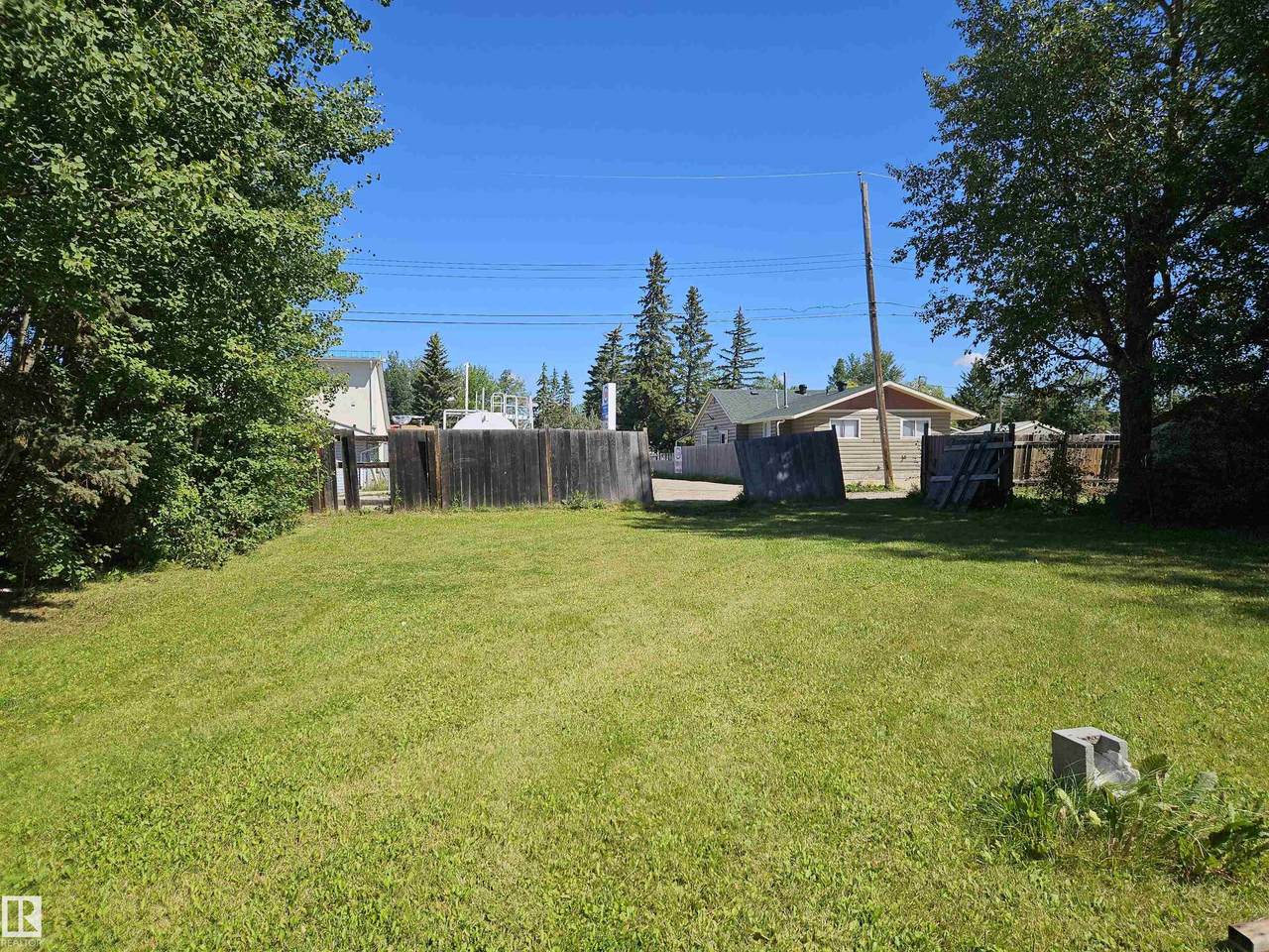 https://bt-photos.global.ssl.fastly.net/alberta/1280_boomver_1_E4472376-2.jpg