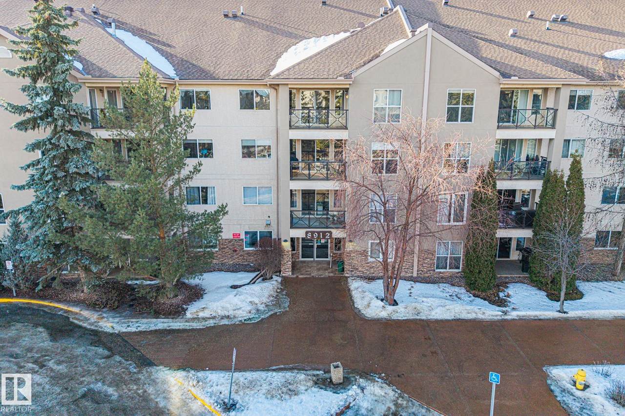 8912 156 Street - Photo 1