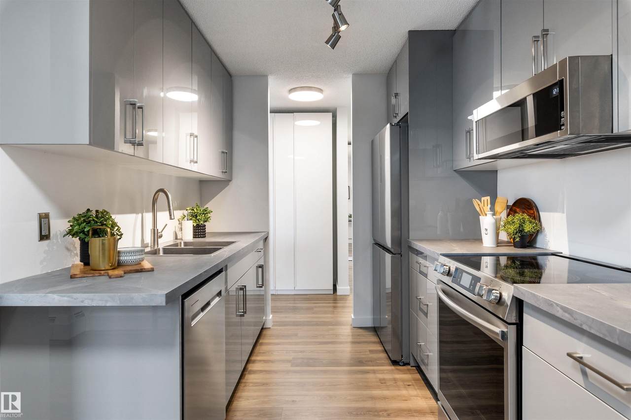 8220 Jasper Avenue - Photo 1