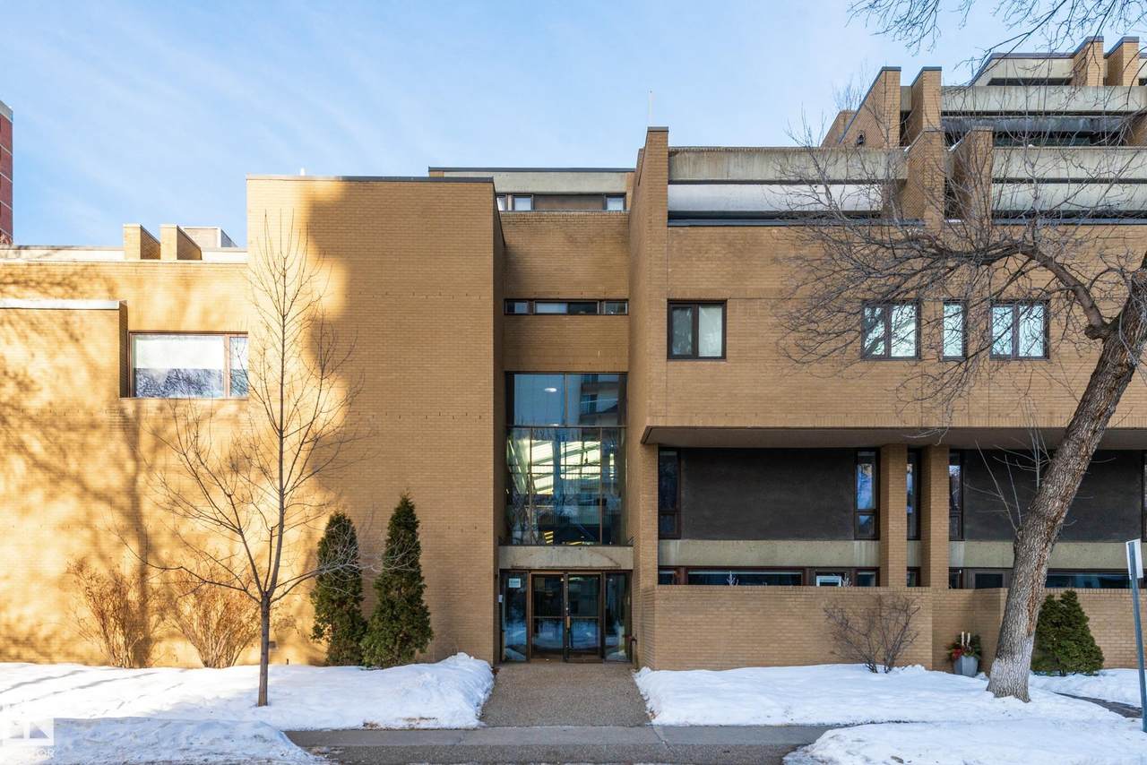 11220 99 Avenue - Photo 1