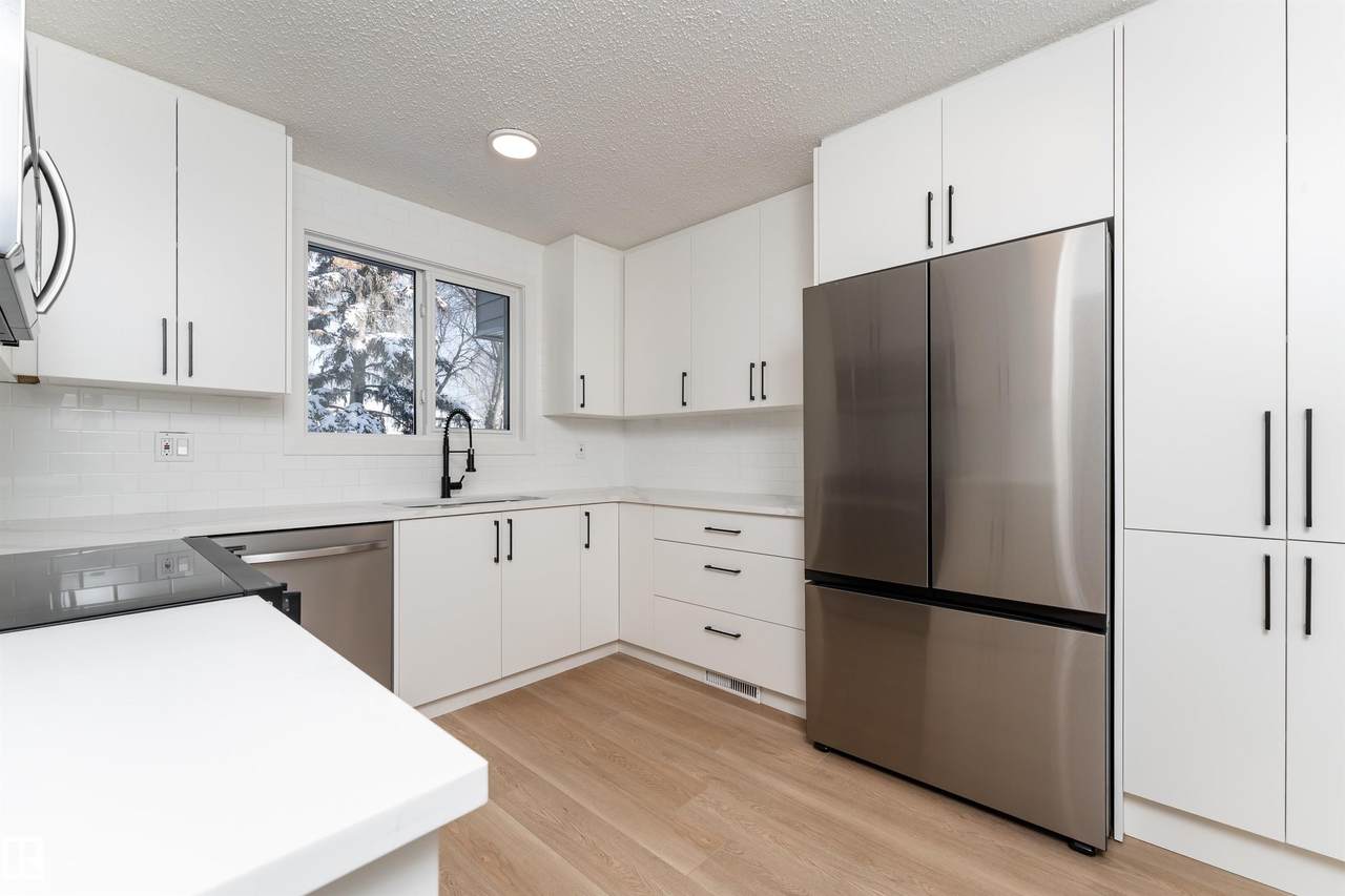 3108 142 Avenue - Photo 1