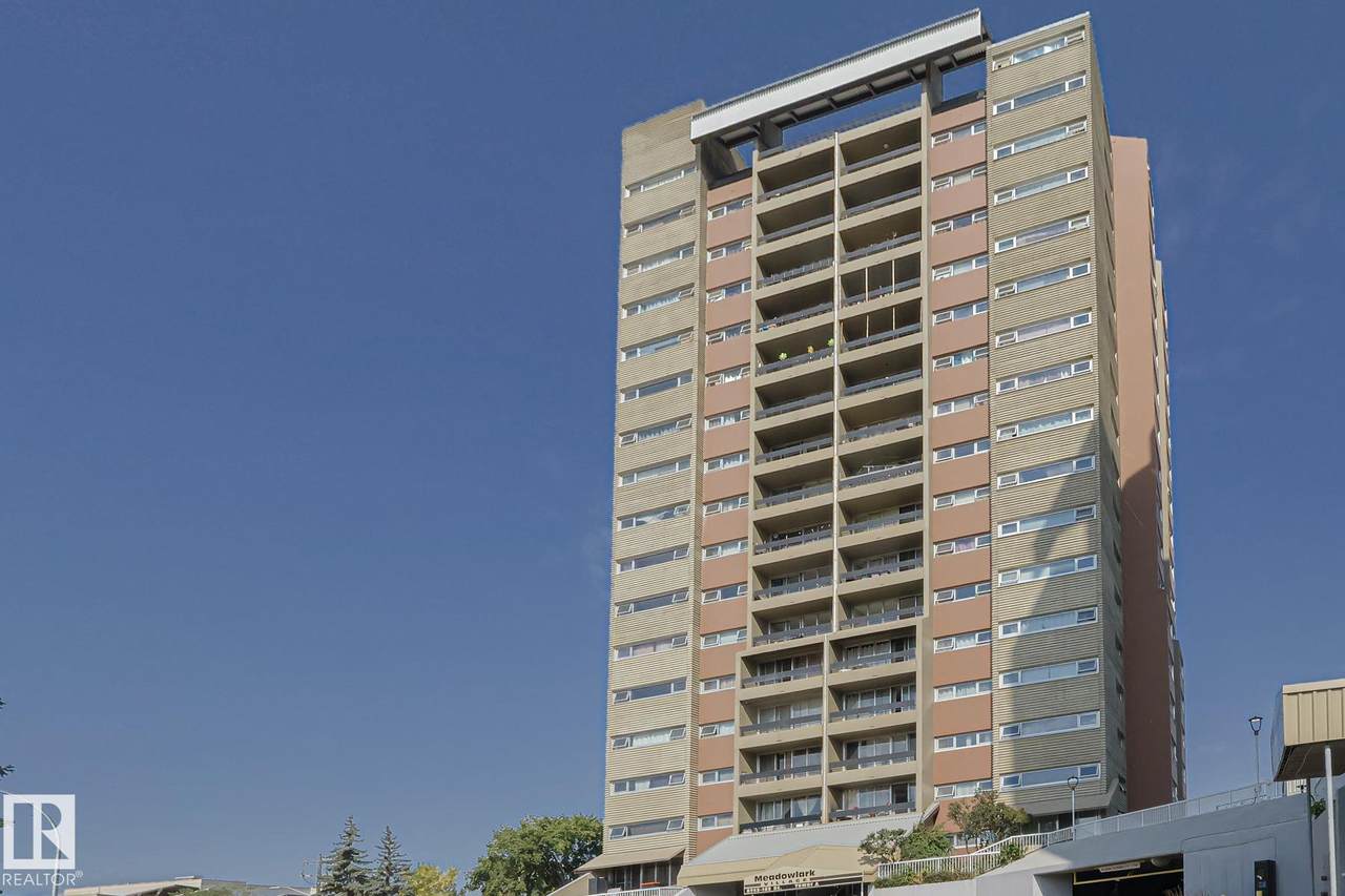 8745 165 Street - Photo 1