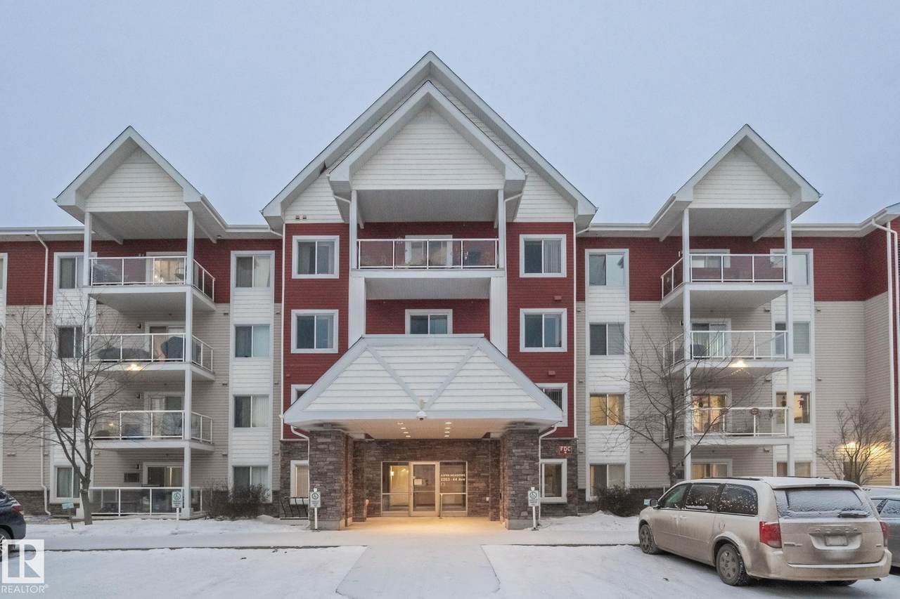 2203 44 Avenue - Photo 1