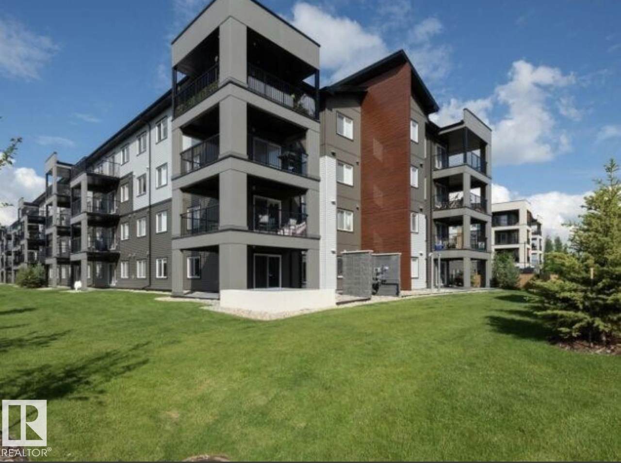 394 Windermere Boulevard - Photo 1