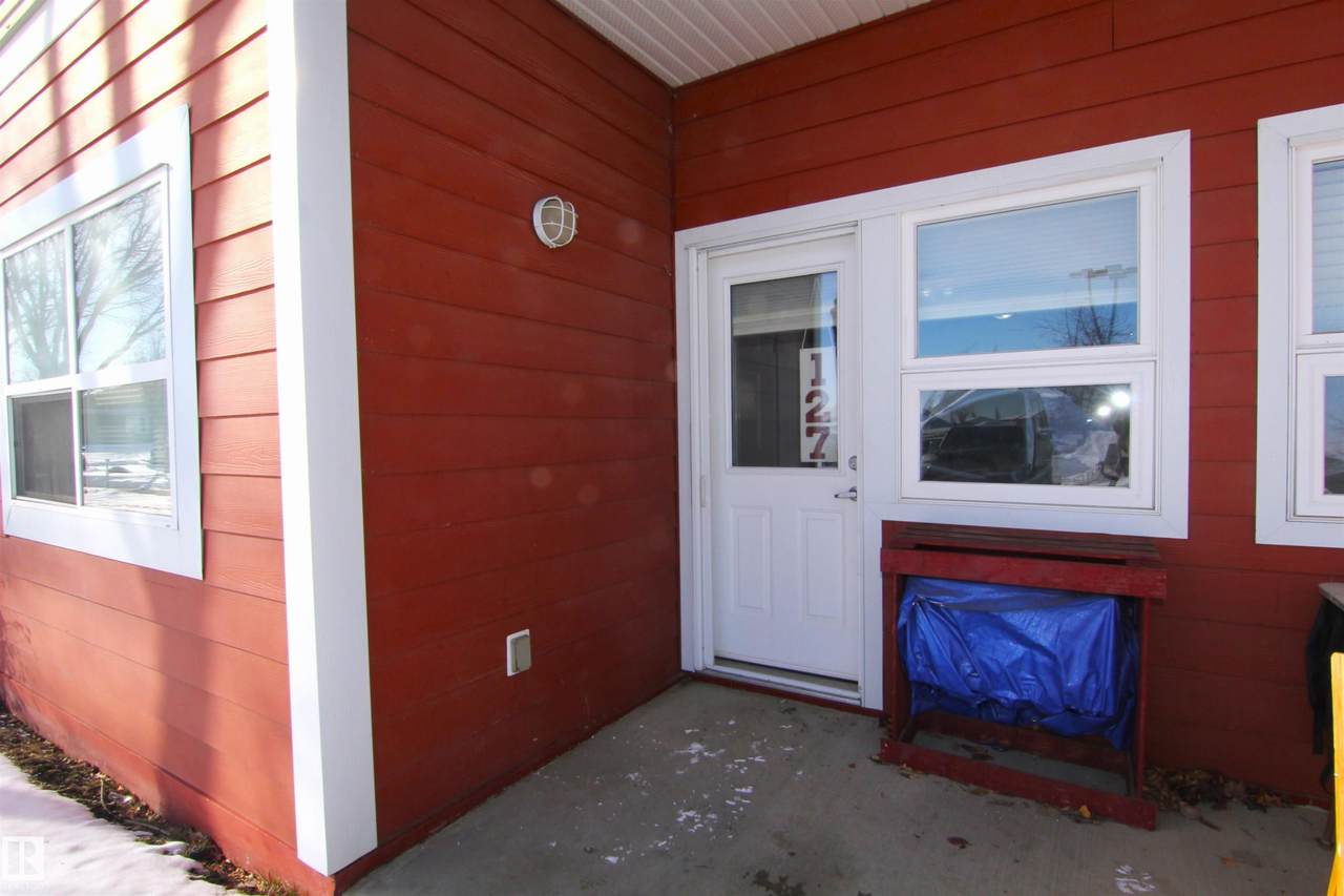 8802 Southfort - Photo 1