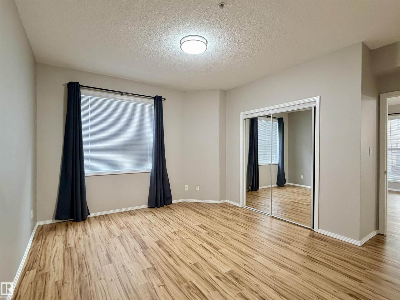https://bt-photos.global.ssl.fastly.net/alberta/1280_boomver_1_E4475958-2.jpg