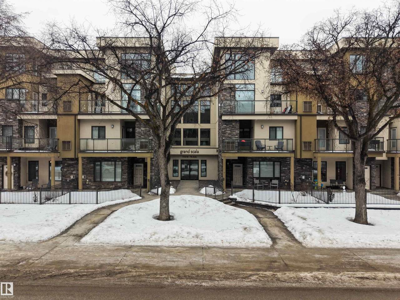 11518 76 Avenue - Photo 1