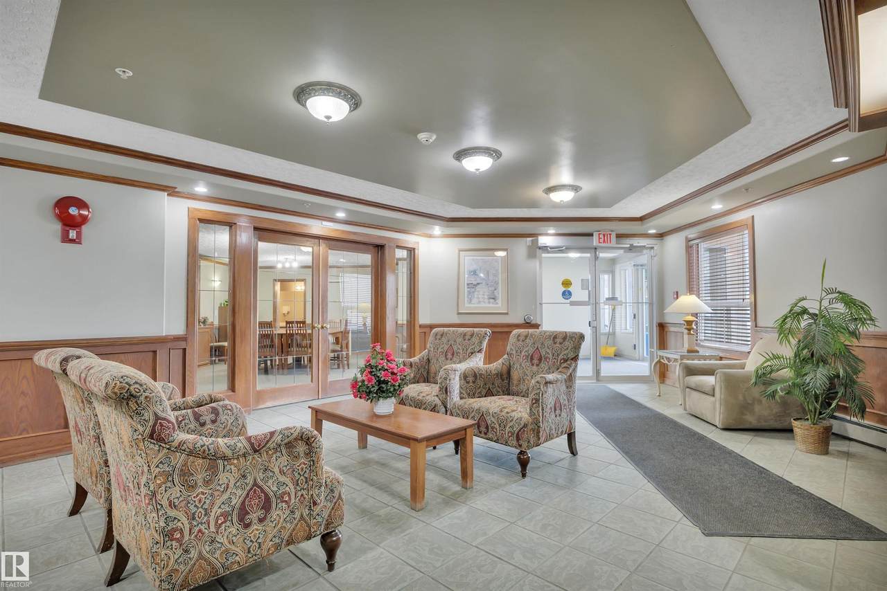 9704 174 Street - Photo 1