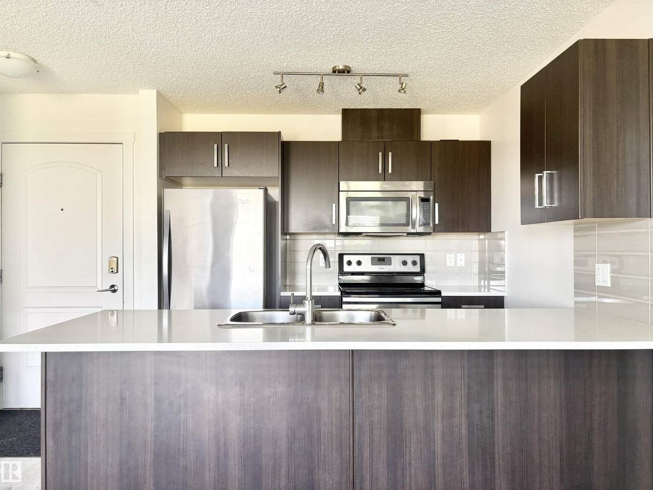 667 Watt Boulevard - Photo 1