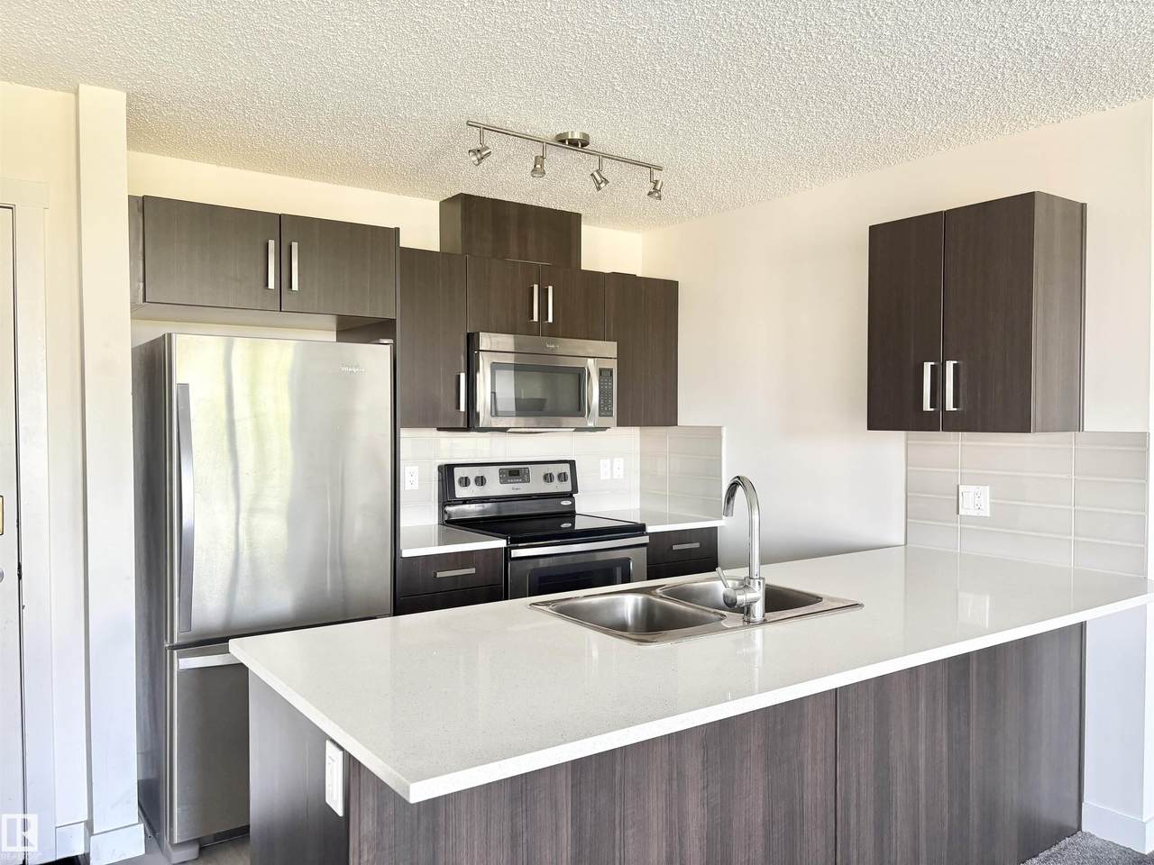 https://bt-photos.global.ssl.fastly.net/alberta/1280_boomver_1_E4477286-2.jpg