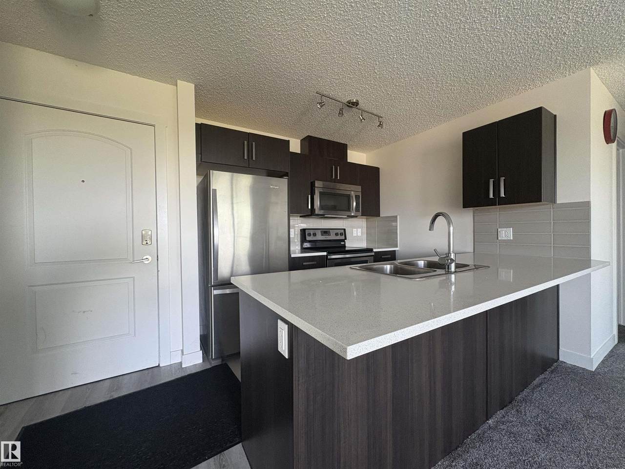 https://bt-photos.global.ssl.fastly.net/alberta/1280_boomver_1_E4477286-2.jpg