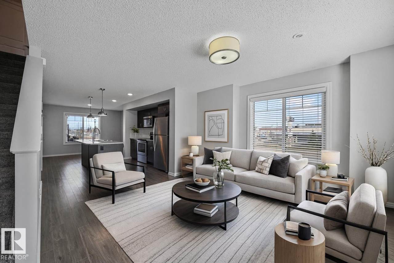2215 24 Street - Photo 1
