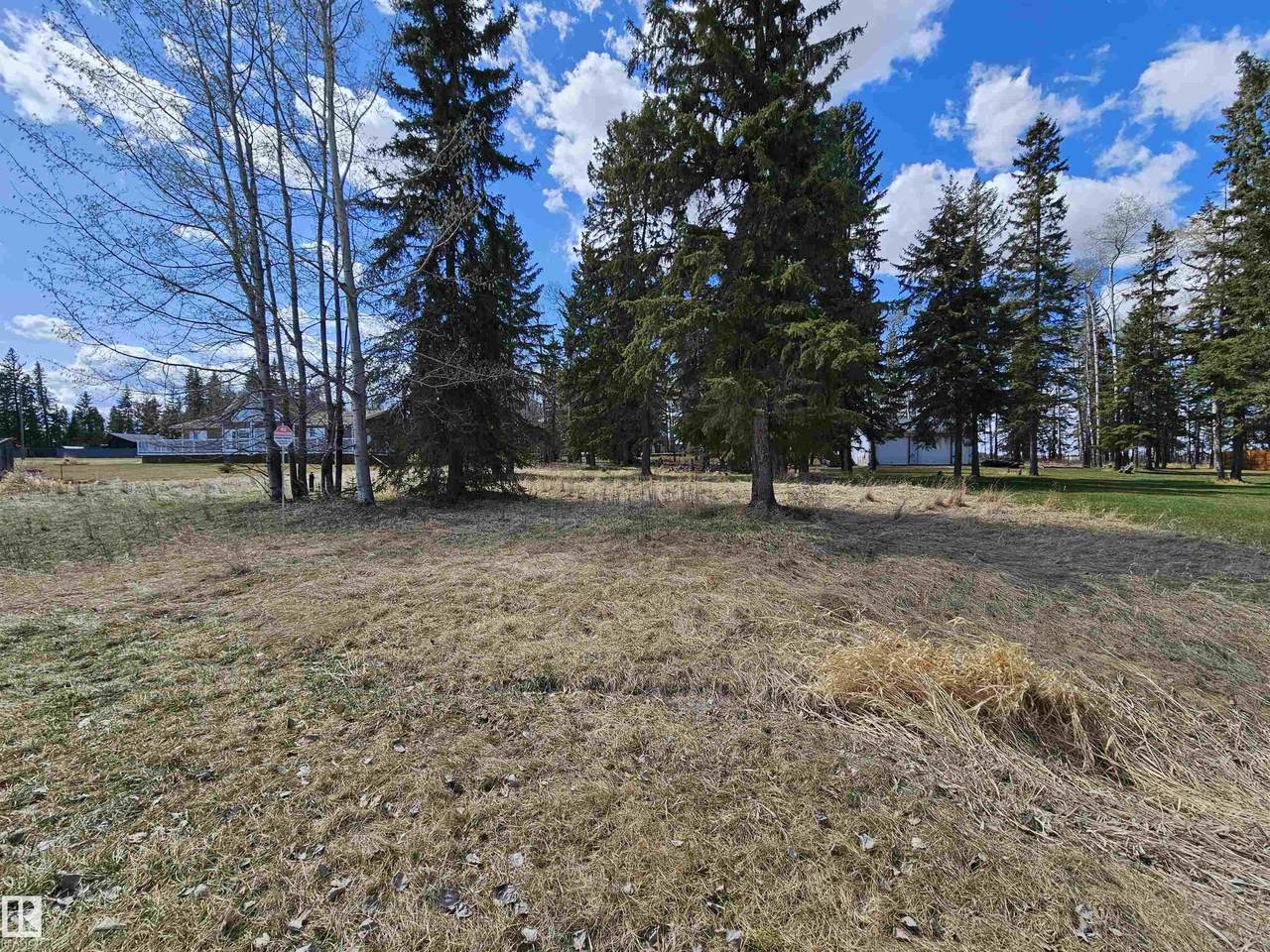 106 2 Street - Photo 1