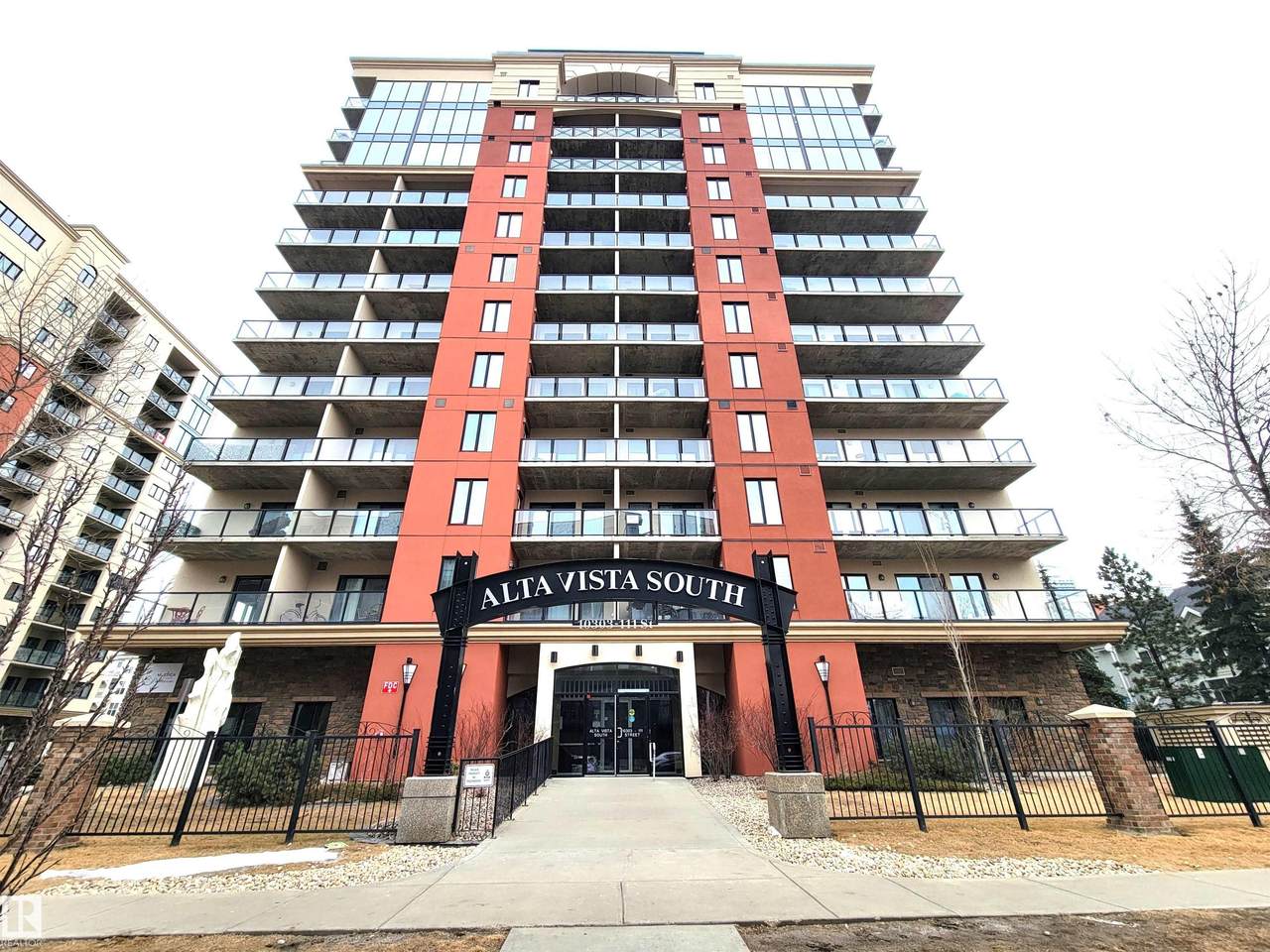10303 111 Street - Photo 1