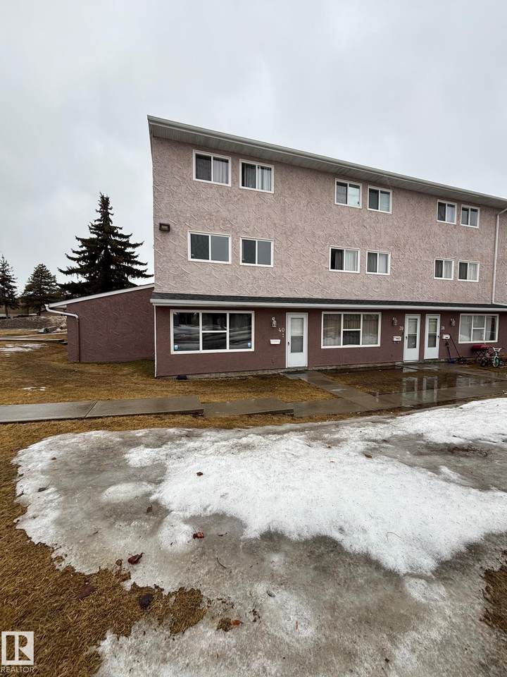13590 38 Street - Photo 1