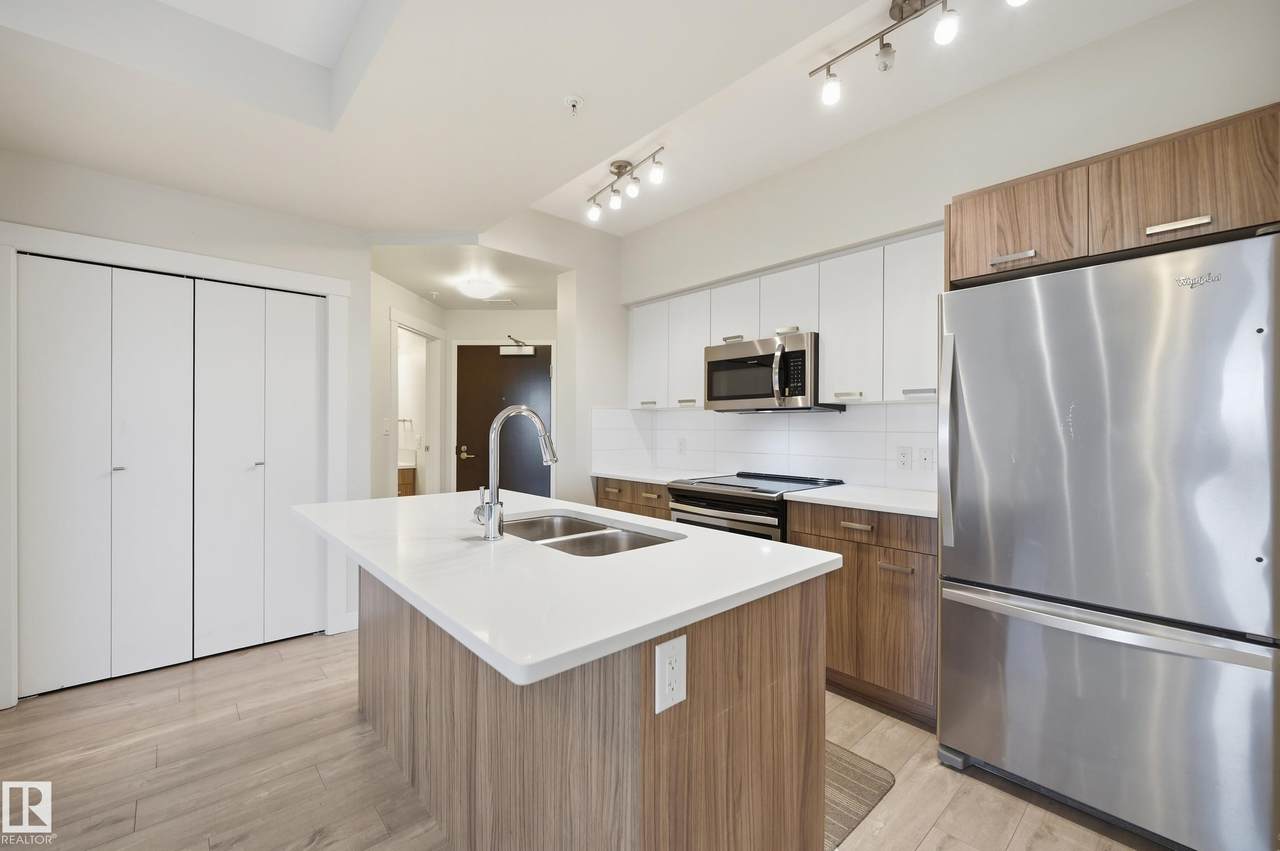 10410 102 Avenue - Photo 1
