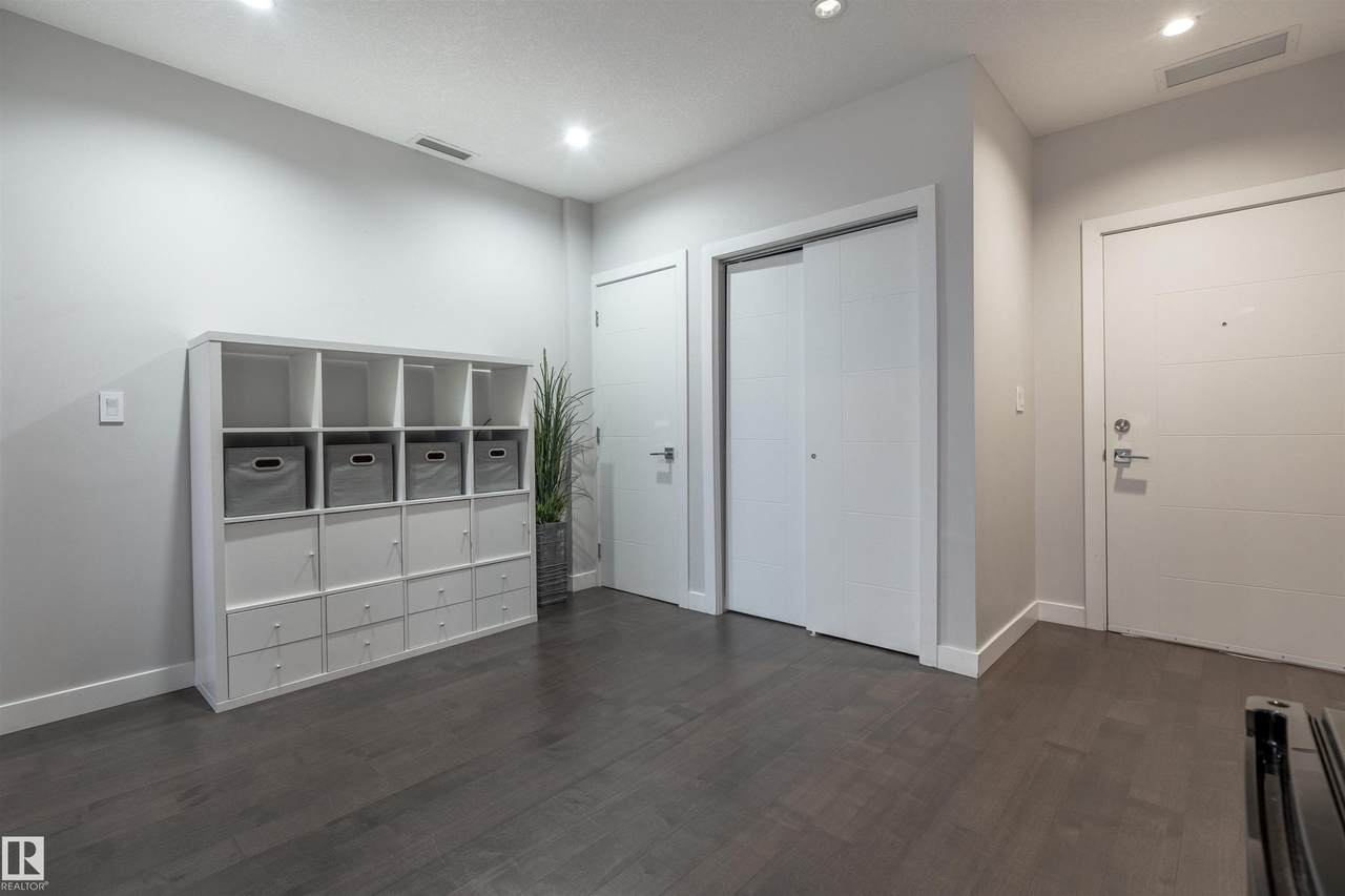 10238 103 Street - Photo 1