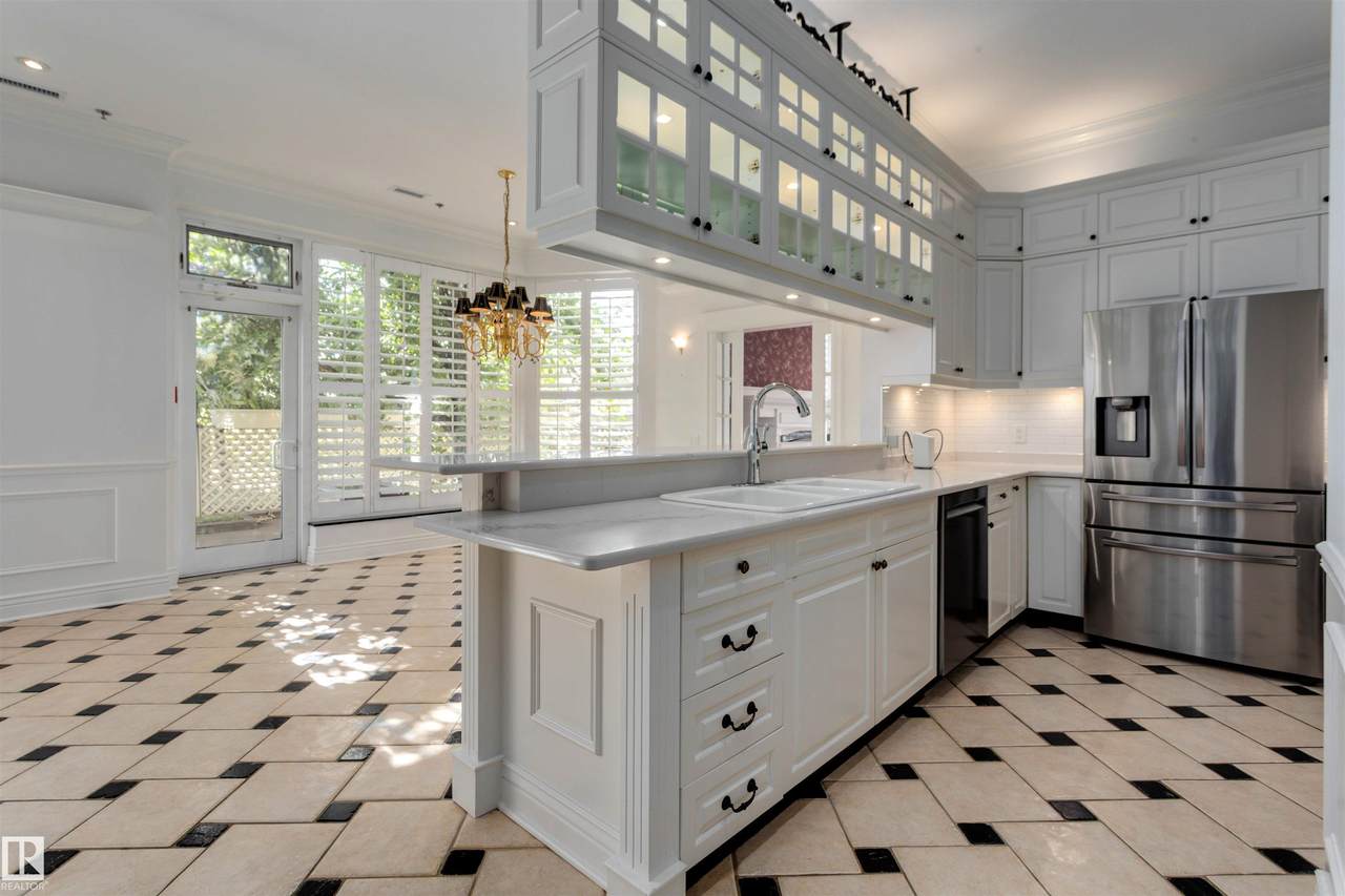 11826 100 Avenue - Photo 1