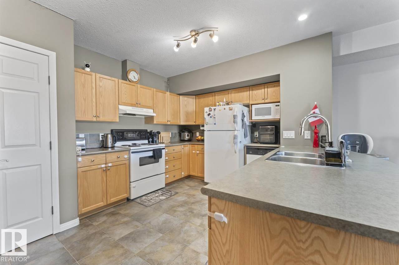https://bt-photos.global.ssl.fastly.net/alberta/1280_boomver_1_E4480115-2.jpg