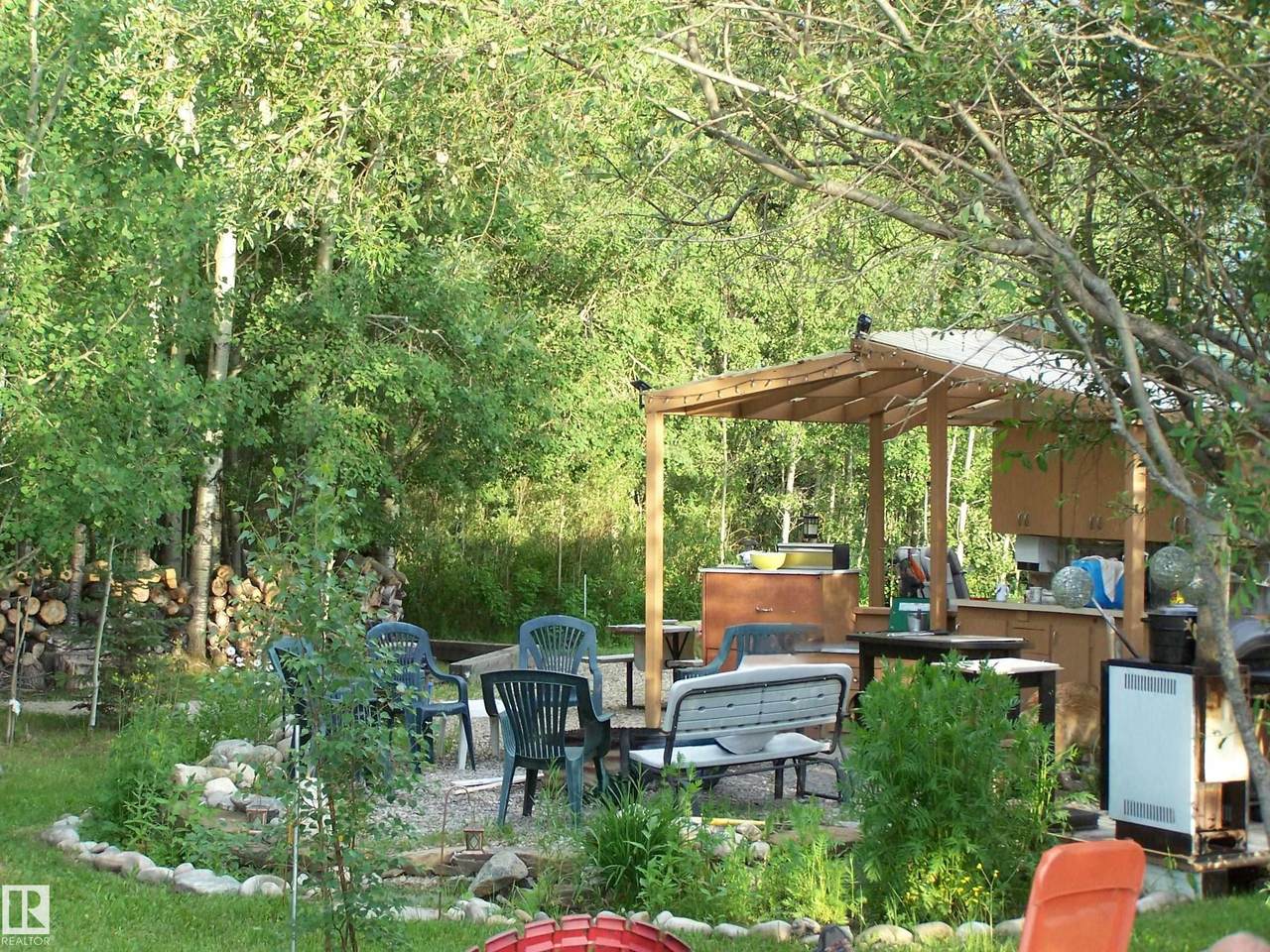 https://bt-photos.global.ssl.fastly.net/alberta/1280_boomver_1_E4480984-2.jpg