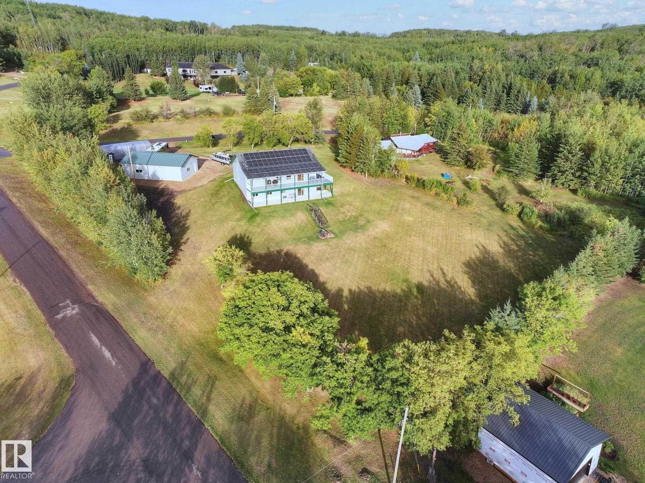 https://bt-photos.global.ssl.fastly.net/alberta/1280_boomver_1_E4481758-2.jpg