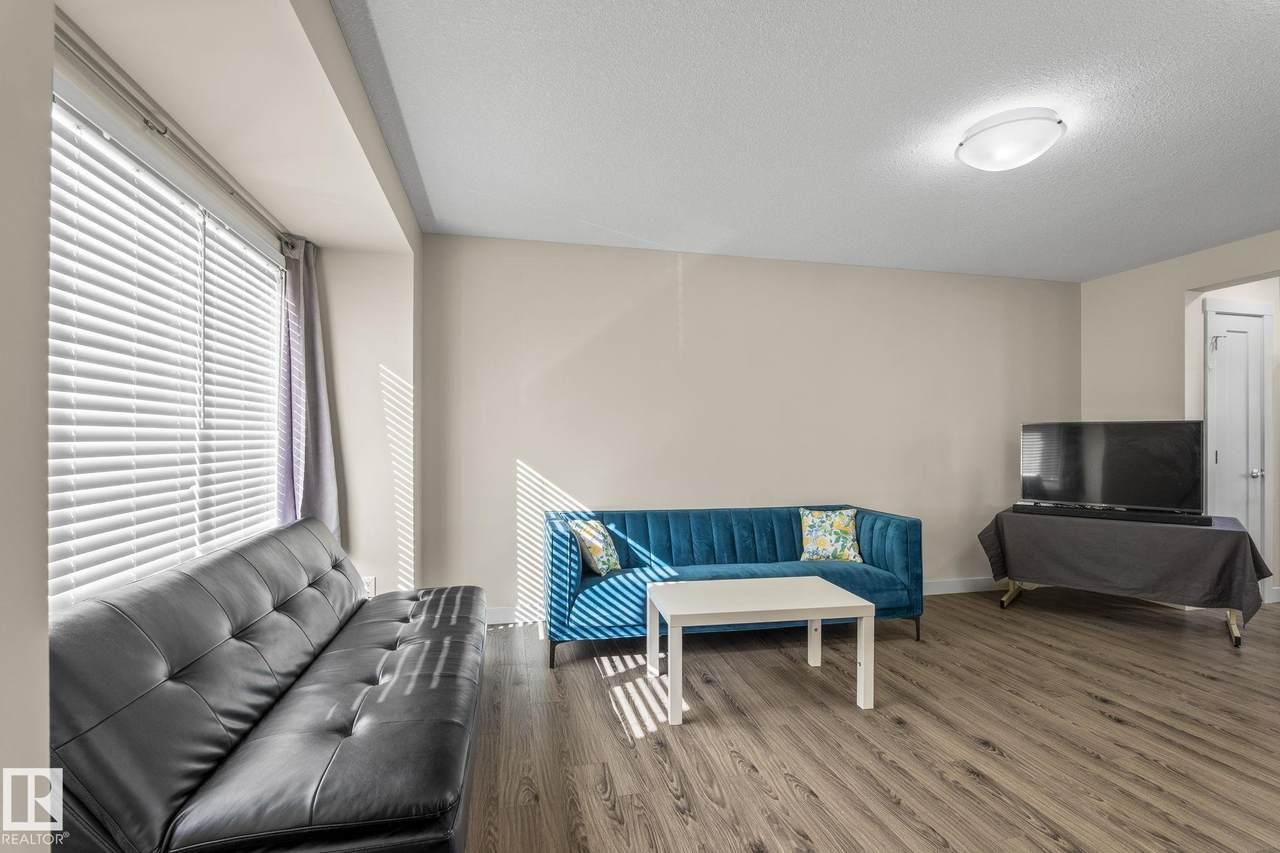 https://bt-photos.global.ssl.fastly.net/alberta/1280_boomver_1_E4481907-2.jpg