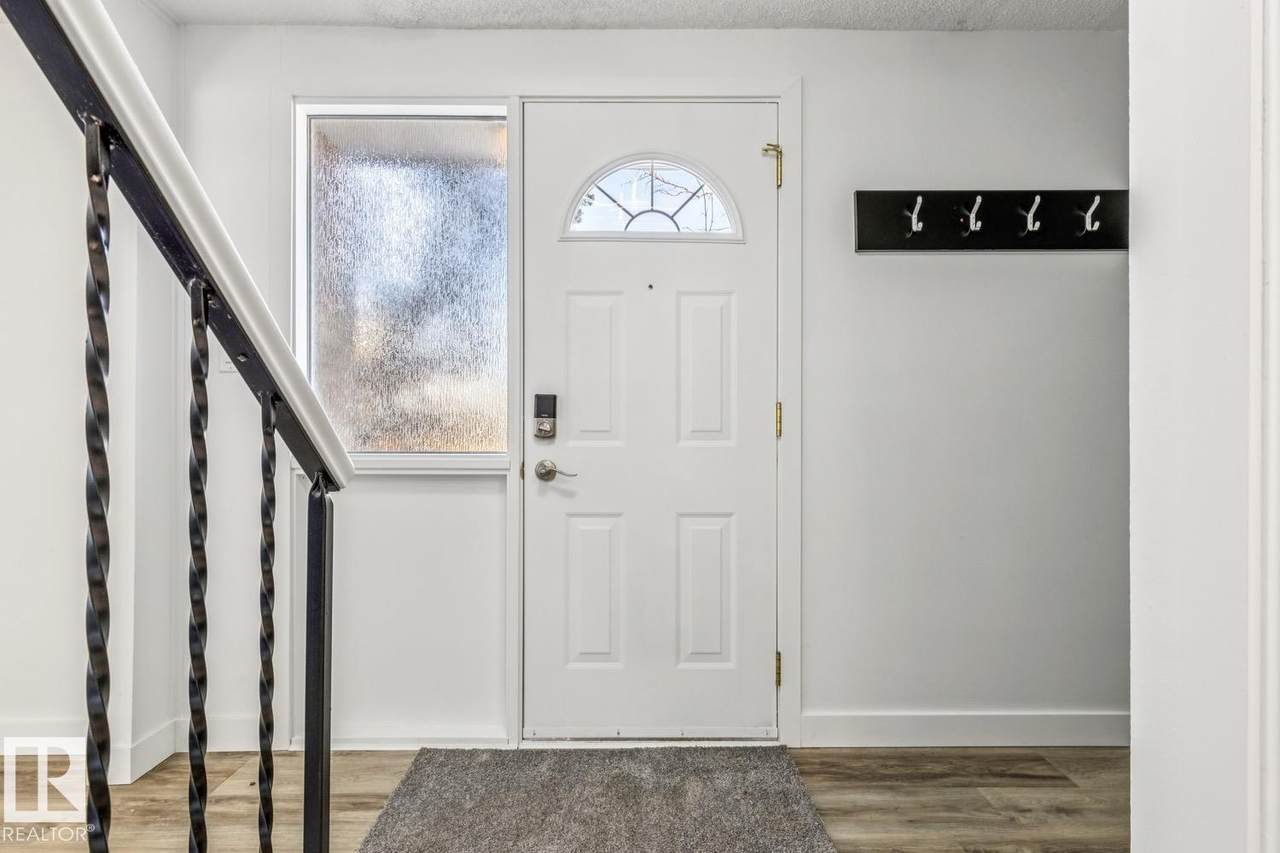https://bt-photos.global.ssl.fastly.net/alberta/1280_boomver_1_E4481926-2.jpg