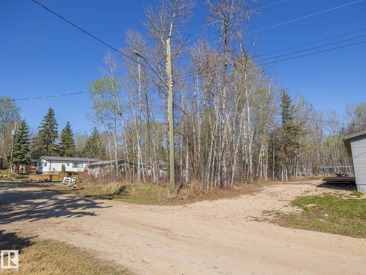 https://bt-photos.global.ssl.fastly.net/alberta/1280_boomver_1_E4482813-2.jpg