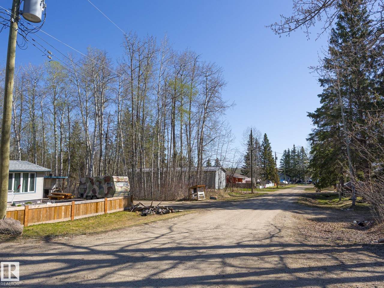 https://bt-photos.global.ssl.fastly.net/alberta/1280_boomver_1_E4482813-2.jpg