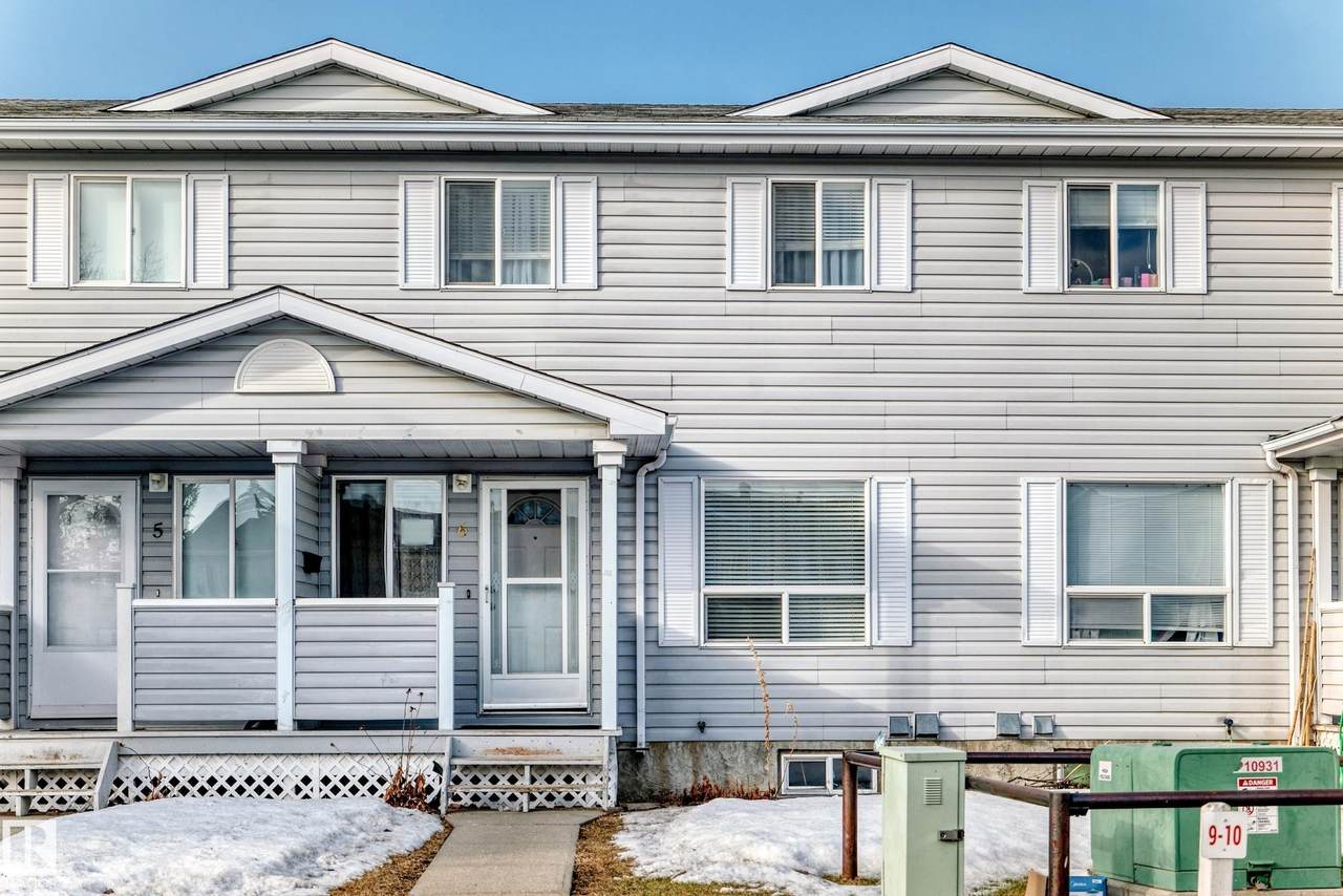 6 1580 Millwoods Road - Photo 1