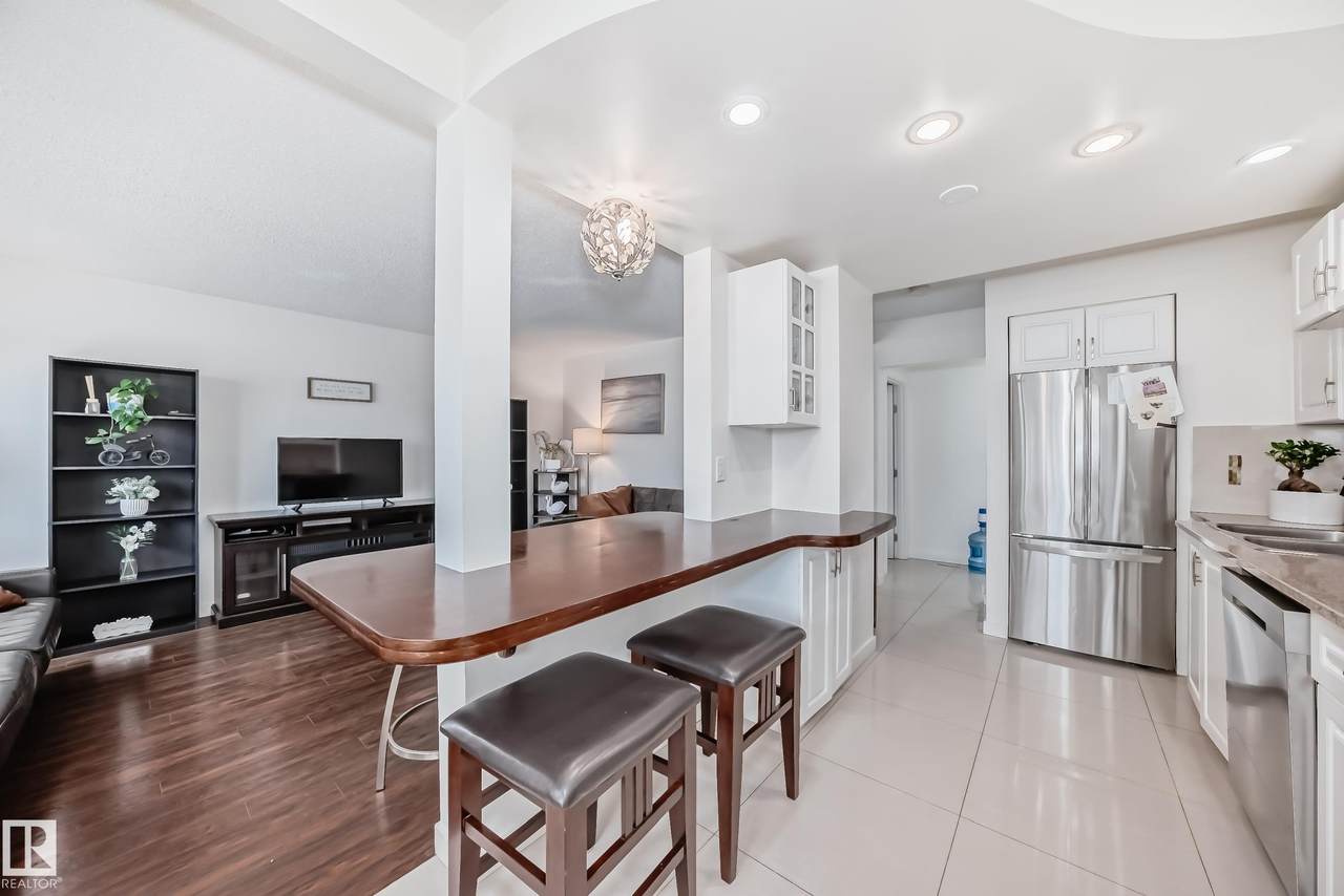 75 Amberly Court - Photo 1
