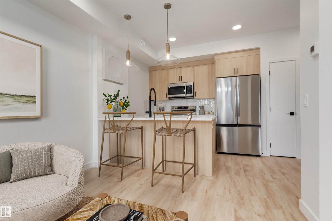 16231 19 Avenue - Photo 1