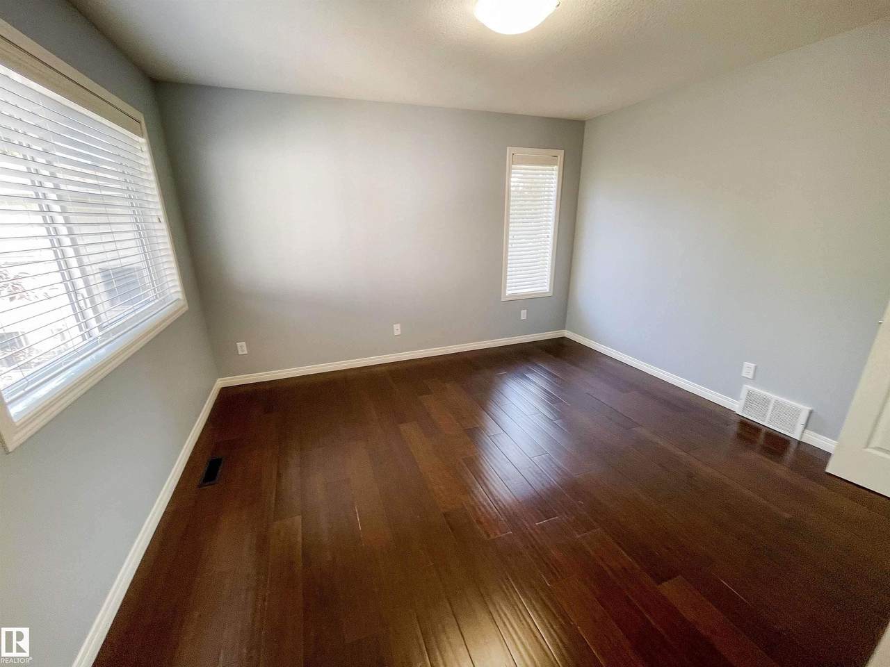 5806 118 Avenue - Photo 1
