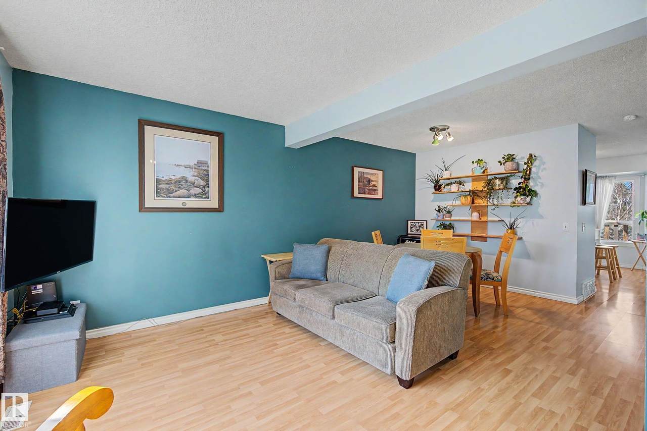 https://bt-photos.global.ssl.fastly.net/alberta/1280_boomver_1_E4485345-2.jpg