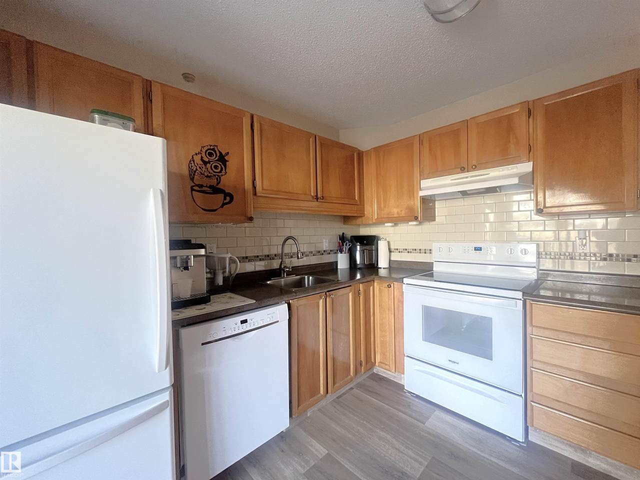 https://bt-photos.global.ssl.fastly.net/alberta/1280_boomver_1_E4485388-2.jpg