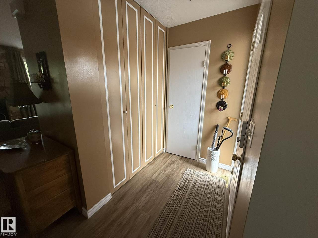 https://bt-photos.global.ssl.fastly.net/alberta/1280_boomver_1_E4485673-2.jpg
