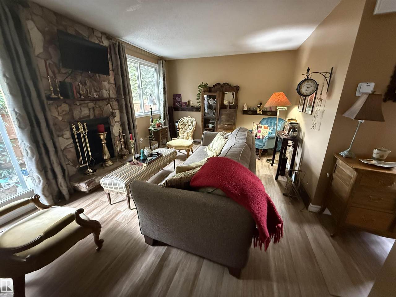 https://bt-photos.global.ssl.fastly.net/alberta/1280_boomver_1_E4485673-2.jpg