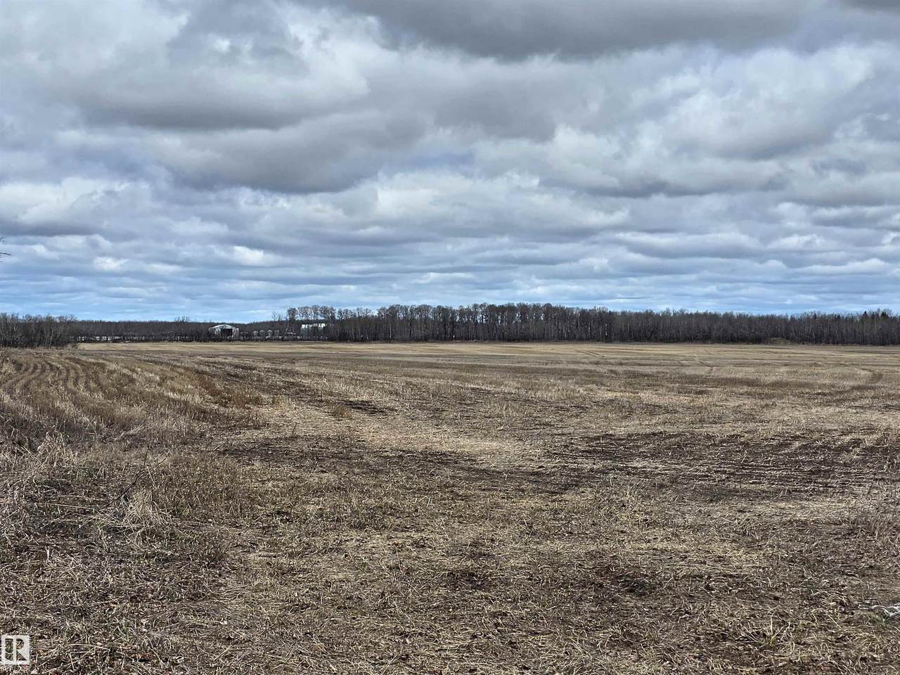 SE 3-57-11-W4 - Photo 1