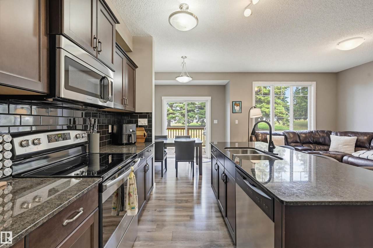 https://bt-photos.global.ssl.fastly.net/alberta/1280_boomver_1_E4486075-2.jpg