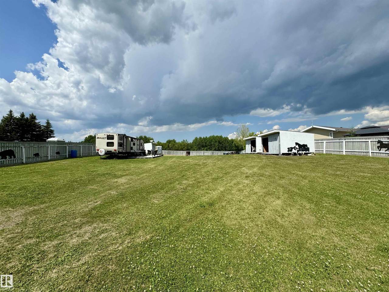 https://bt-photos.global.ssl.fastly.net/alberta/1280_boomver_1_E4487050-2.jpg