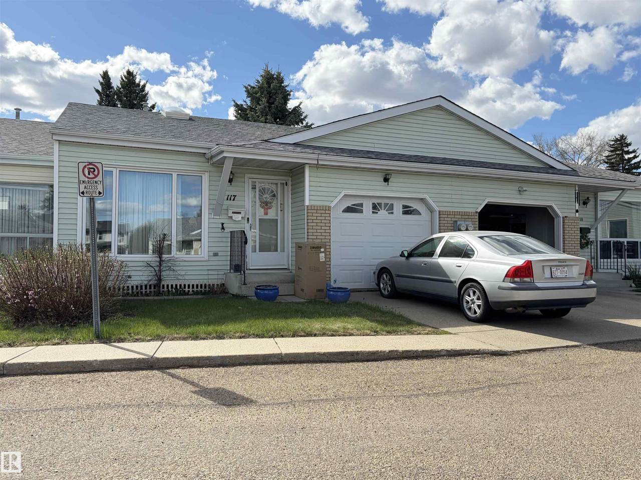 17703 64 Avenue - Photo 1