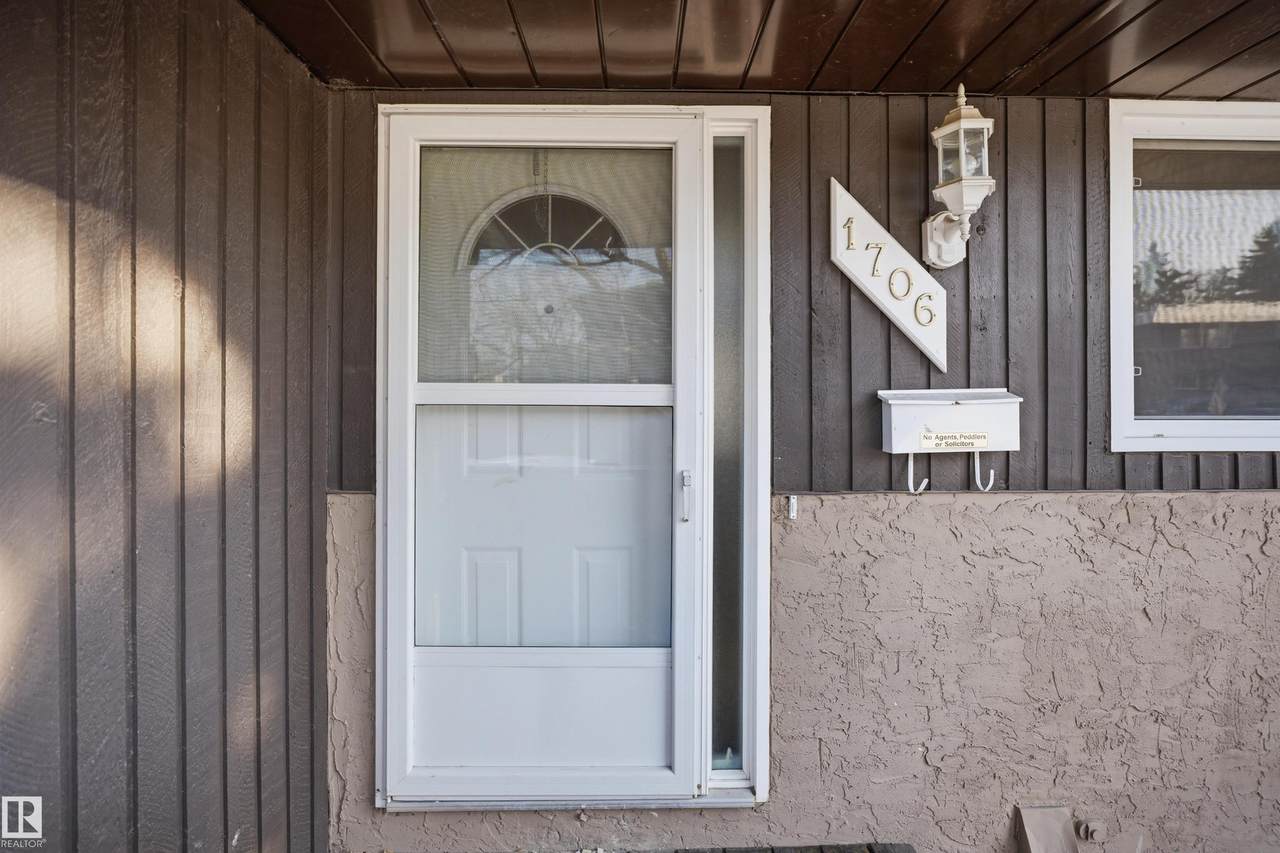 https://bt-photos.global.ssl.fastly.net/alberta/1280_boomver_1_E4488220-2.jpg