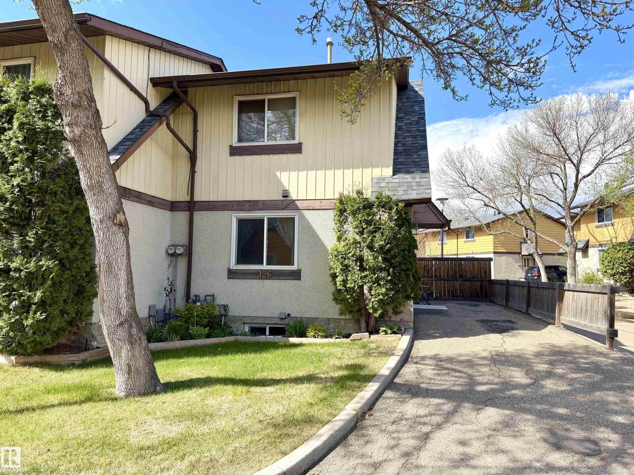 126 Woodstock - Photo 1